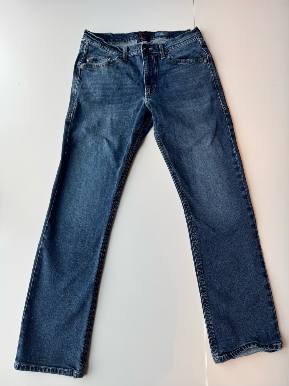 Rock & Republic Men's Straight Jeans in Dark Blue Wash